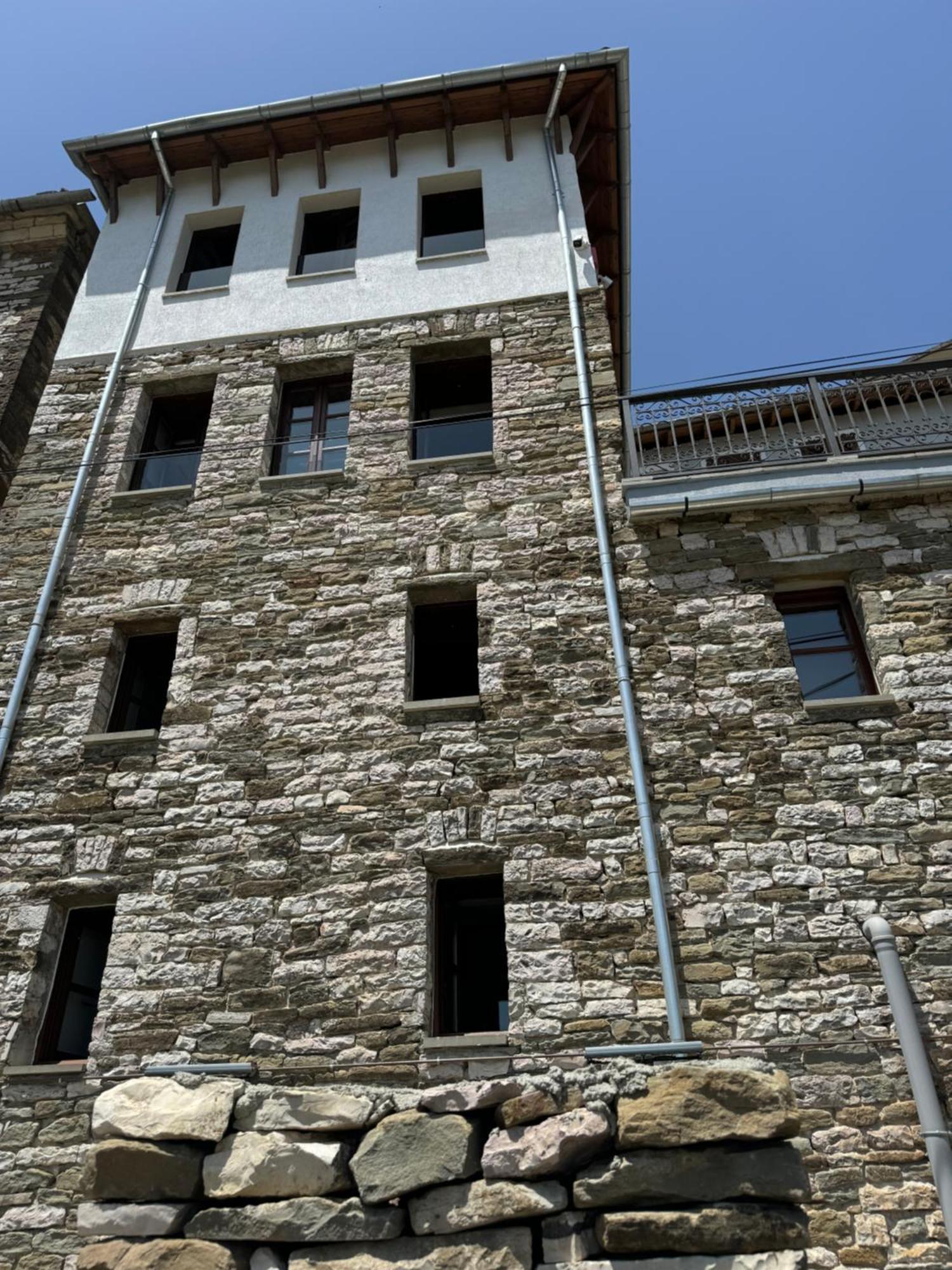 Dam Stone Boutique Hotel Gjirokaster Exterior photo